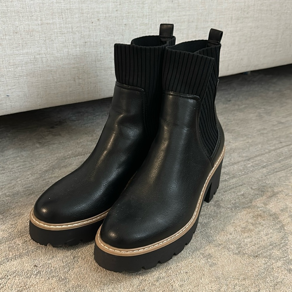 Dolce Vita Chelsea Boots Size 10